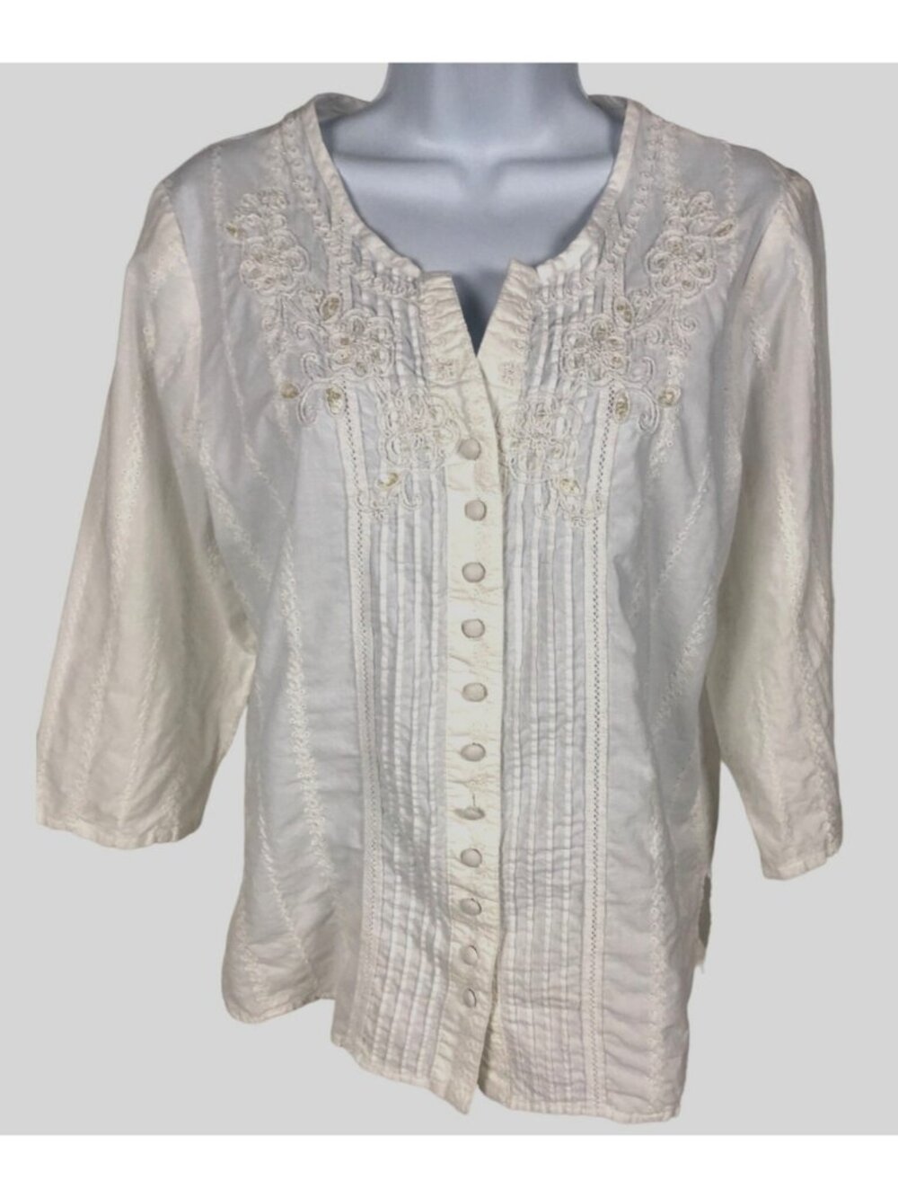 Alfred Dunner Top Size 8 White Embroidered Sequins Front 3/4 Sleeves Button Down
